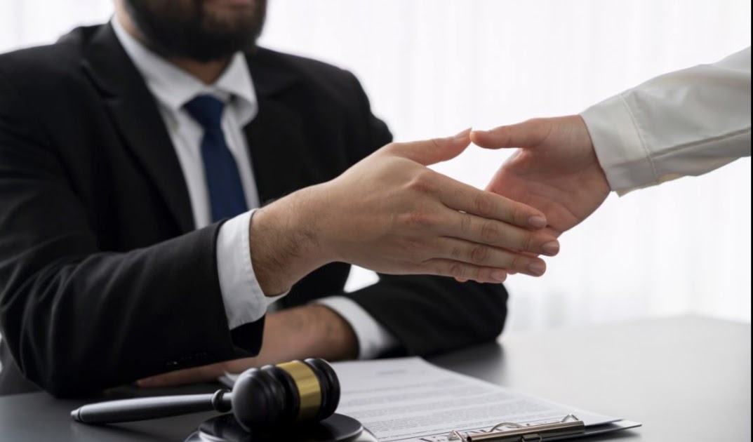 Benefits of Working with a Full-Service Law Firm
