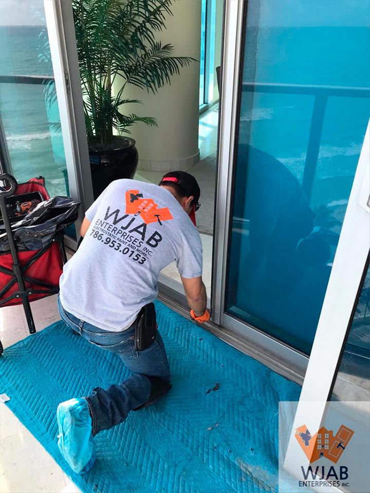 Sliding Door Repair - Top Electrostatic Painting Company in Florida